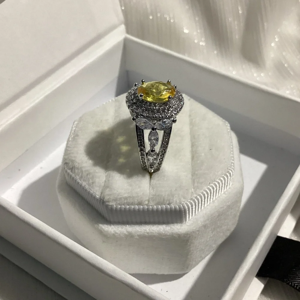 💍Lux Canary Yellow &White Cz Diamond Halo Cocktail Ring